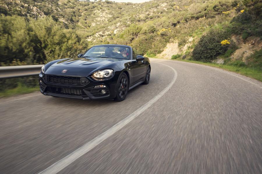  Abarth 124 Spider Scorpione (348) 2017 года  (фото 14 из 28)